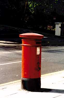 alte, rote englische Post Box